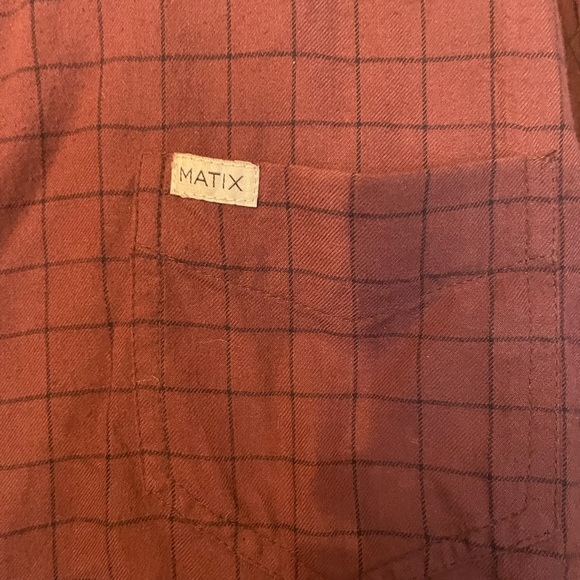 Matix XL button up - Picture 2 of 5